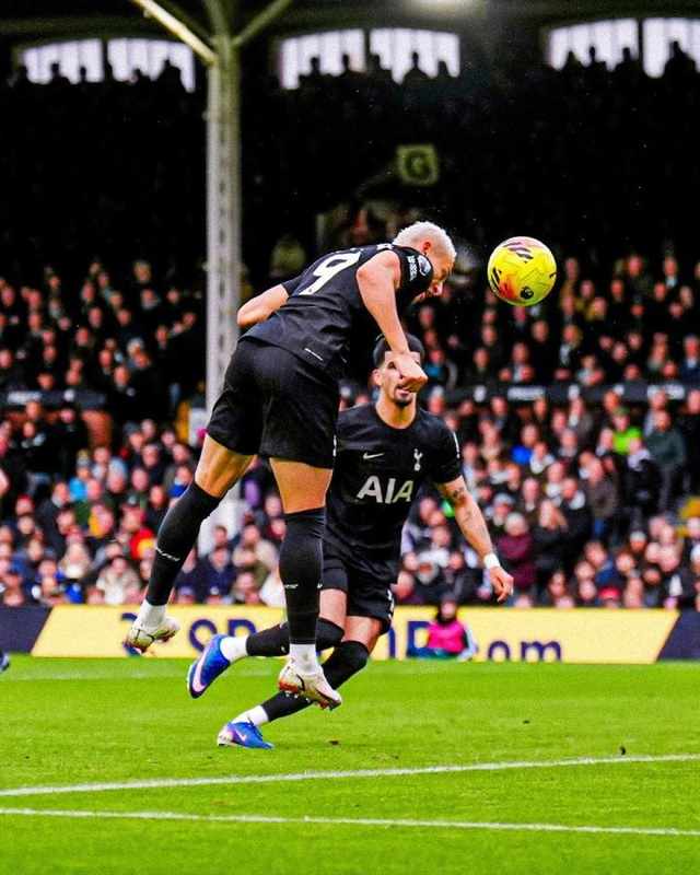 头槌破门,里沙利松是首位在英超打入20粒头球的巴西球员 新闻