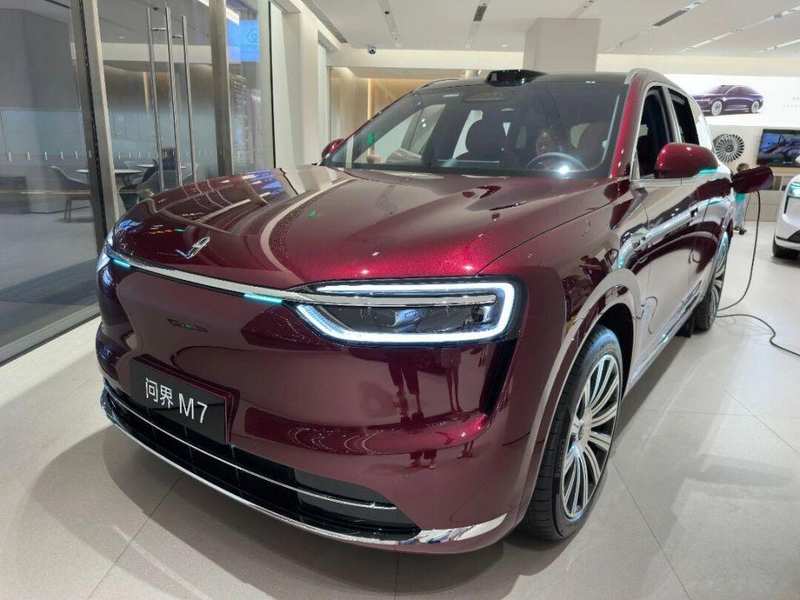  20万级SUV面临销售挑战；车企需在配置与定位间寻求平衡。 汽车科技