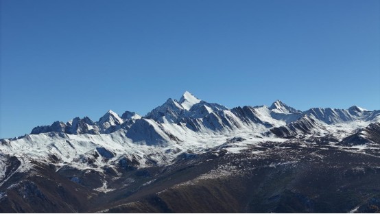  逃离城市焦虑，动车直达川西是否真能寻得心安？ 情感心理