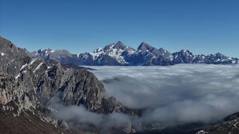  逃离城市焦虑，动车直达川西是否真能寻得心安？ 情感心理