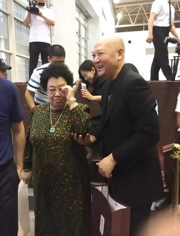 【深度解剖】陈丽华与迟重瑞：35年婚姻背后的权力结构与情感经济学