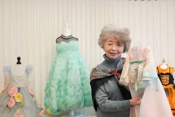  从外婆的针线活到宠物高定：一位78岁上海奶奶的技术突围 时尚用品