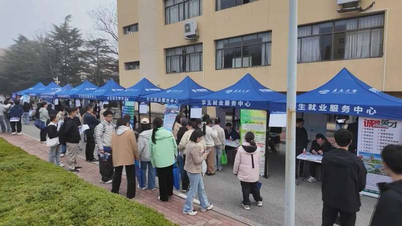  【技术解码】800+岗位背后的崂山引才方程式：一场春招如何撬动区域人才生态 新闻
