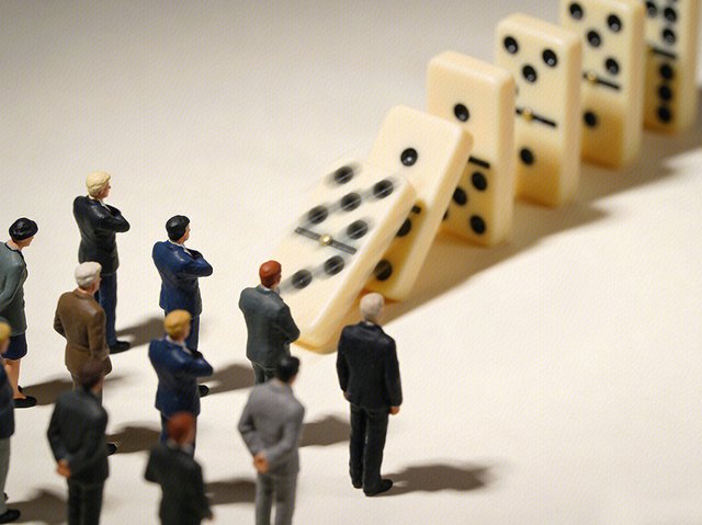  【深度拆解】石油LOF溢价迷局：定价机制、套利失效与风控逻辑全解析 股票财经