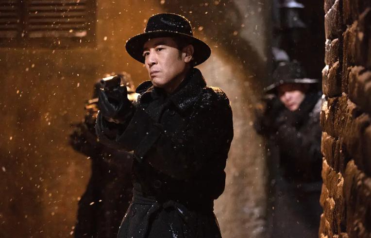 陈思诚与《10间敢死队》：五一档票房博弈与导演格局深度剖析